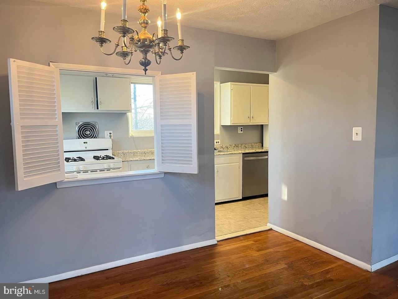 6323 Fenton Ct - Photo 4 of 29