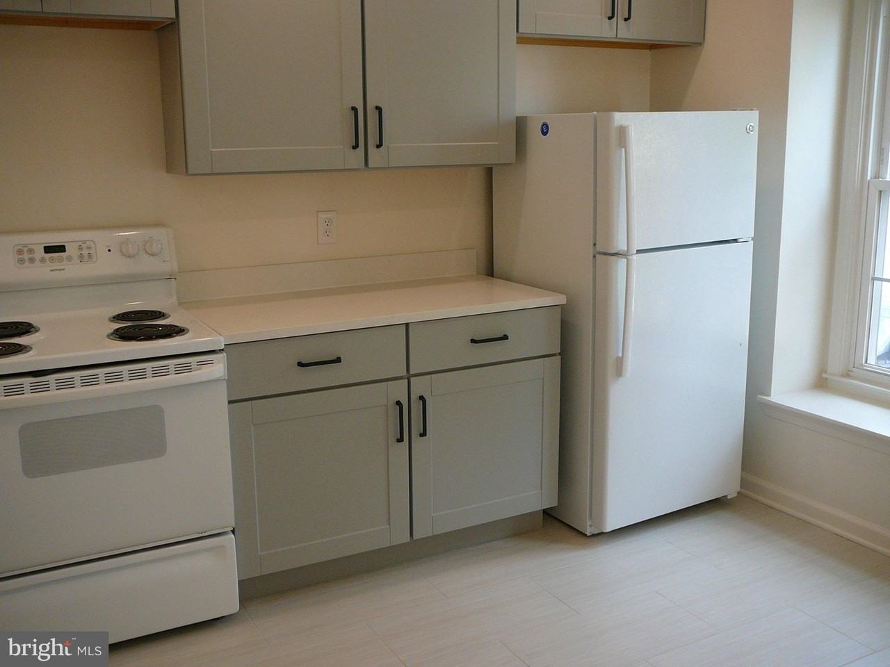 8607 Dellway Ln - Photo 4 of 9