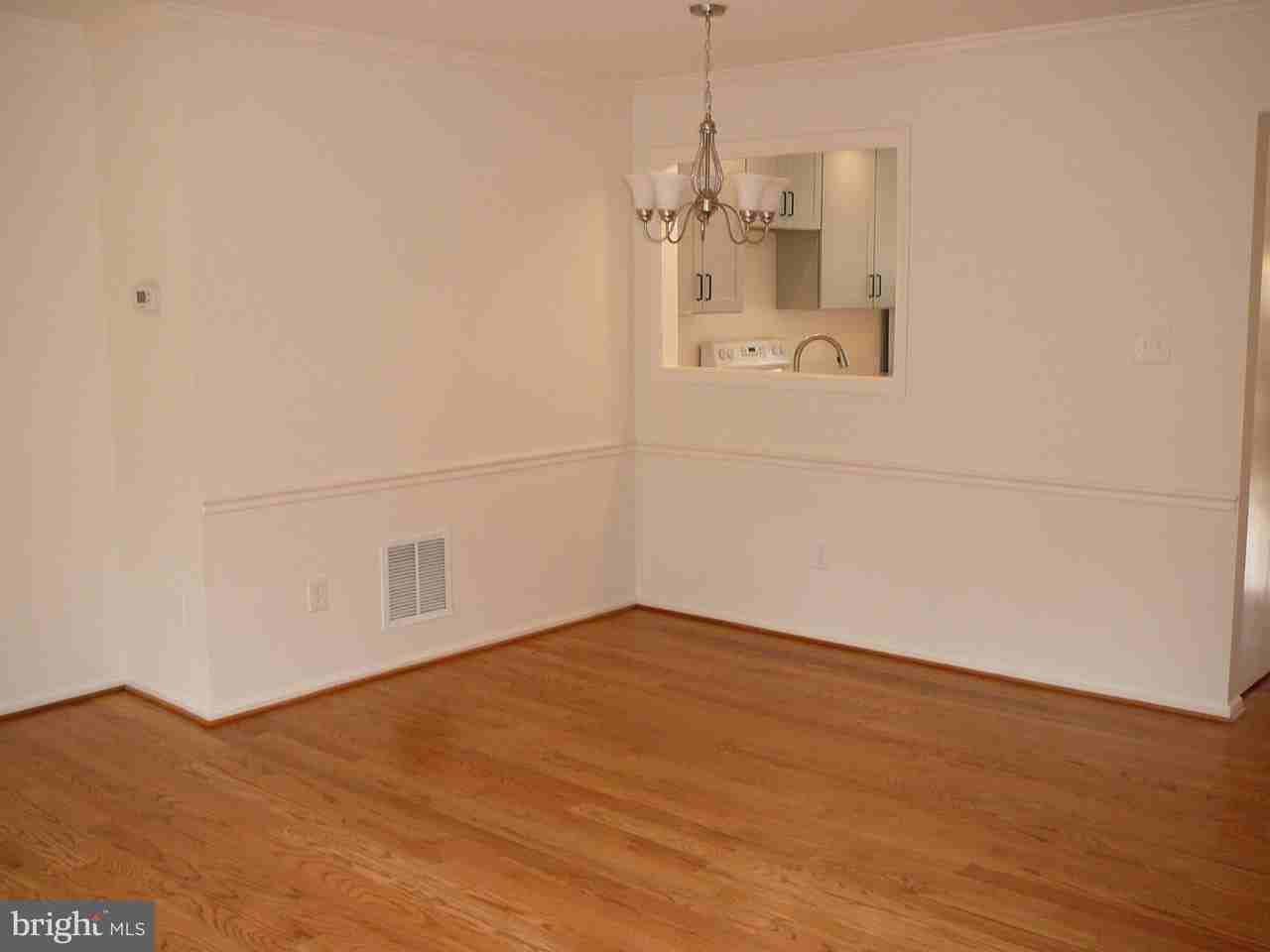 8607 Dellway Ln - Photo 6 of 9