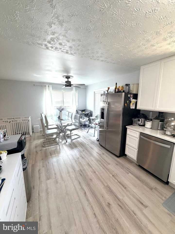 7410 Dickenson St - Photo 5 of 15