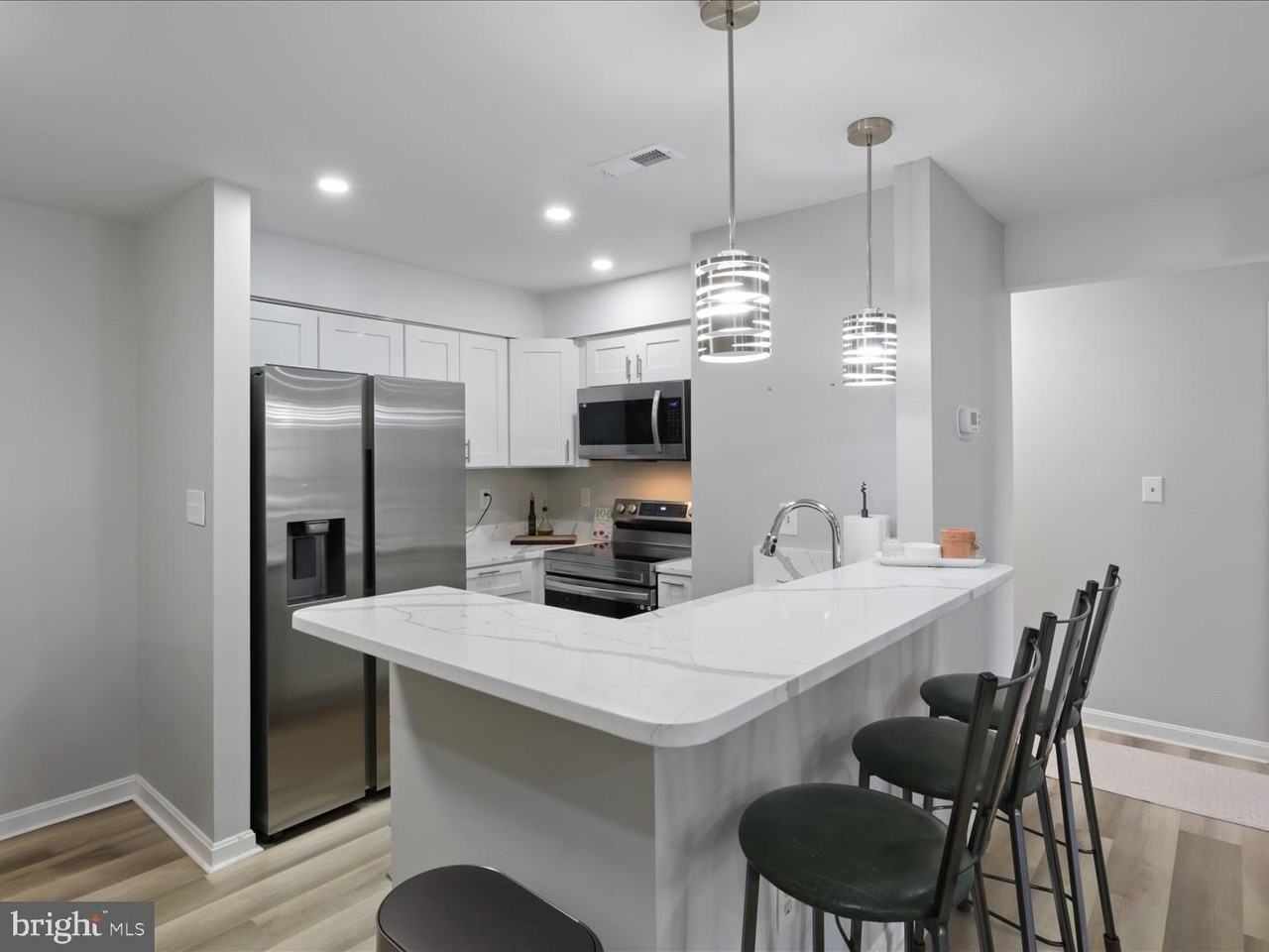 6908B Mary Caroline Cir Unit B - Photo 6 of 21