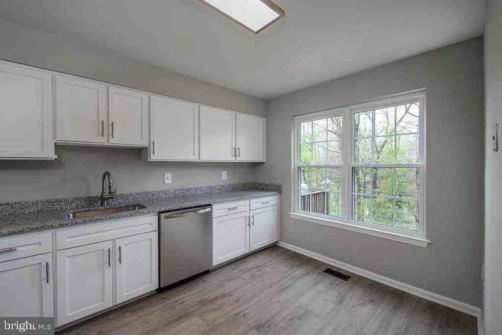 7066 Solomon Seal Ct - Photo 7 of 17