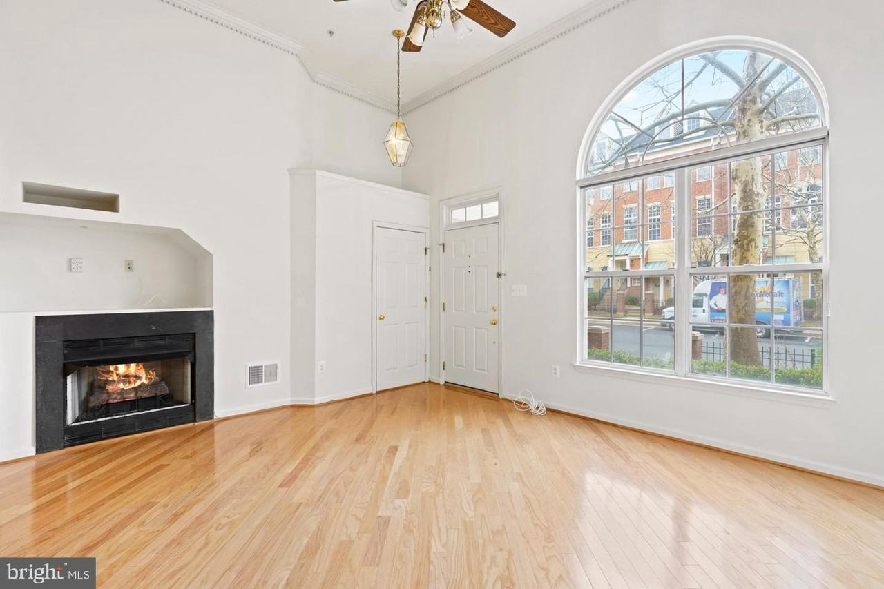 1925 Crescent Park Dr Unit 105a - Photo 3 of 23