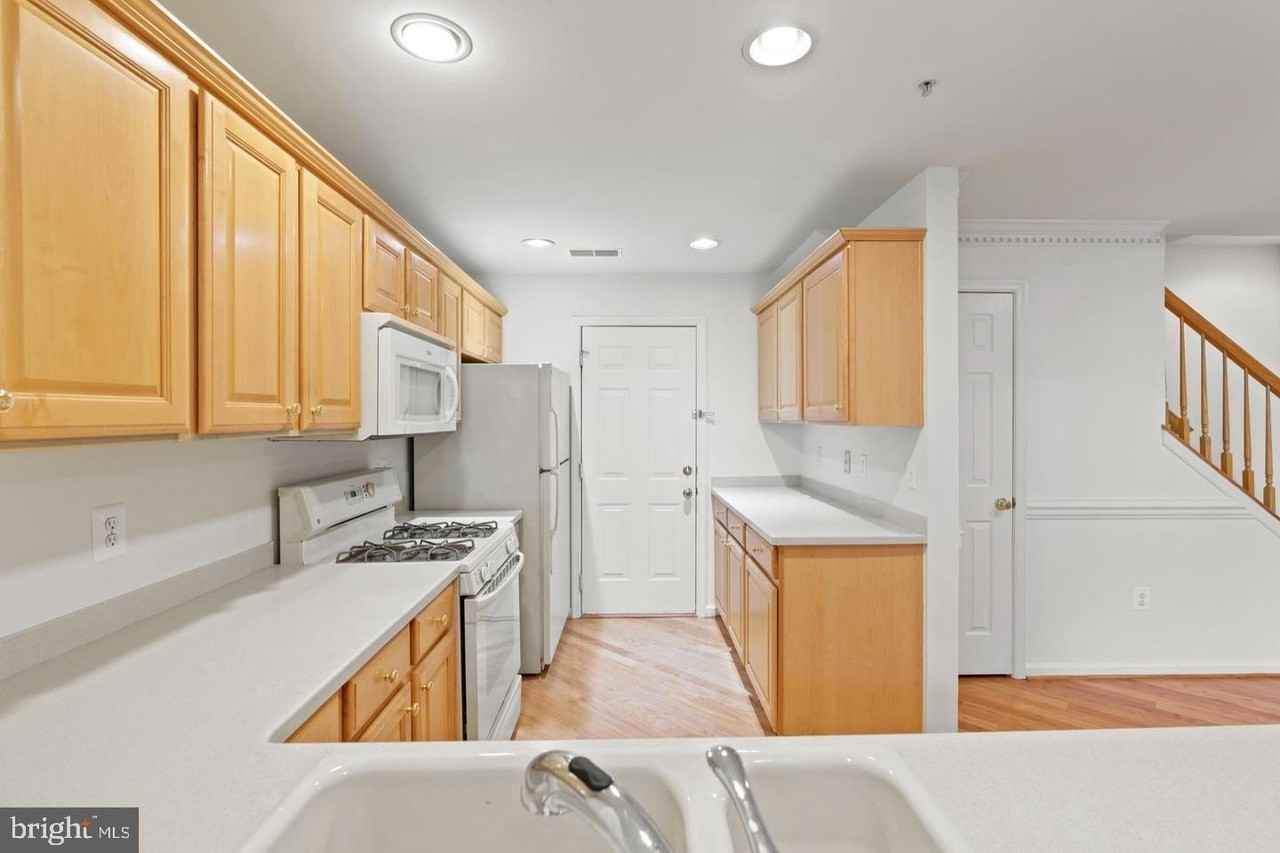 1925 Crescent Park Dr Unit 105a - Photo 7 of 23