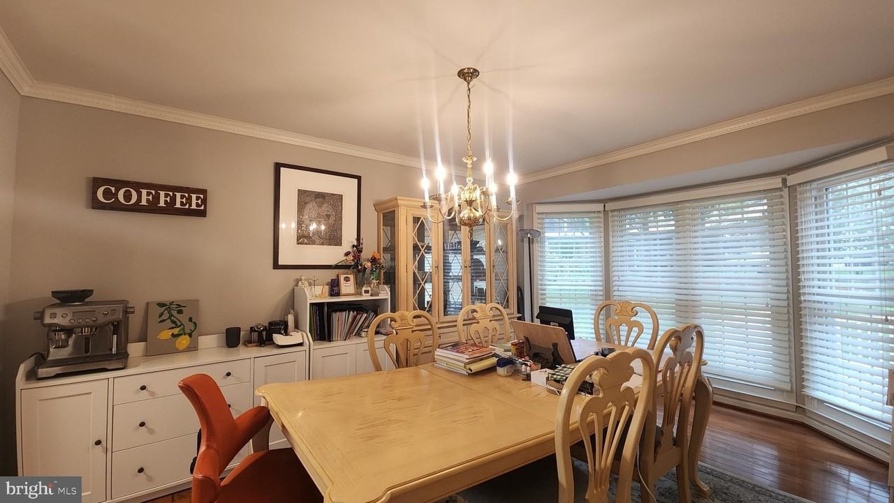 6453 Springhouse Cir - Photo 6 of 23