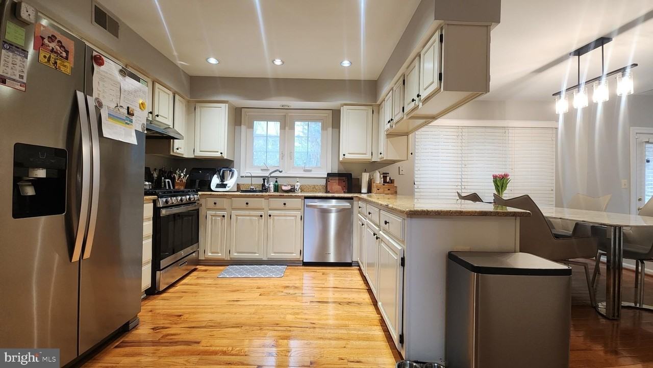 6453 Springhouse Cir - Photo 7 of 23