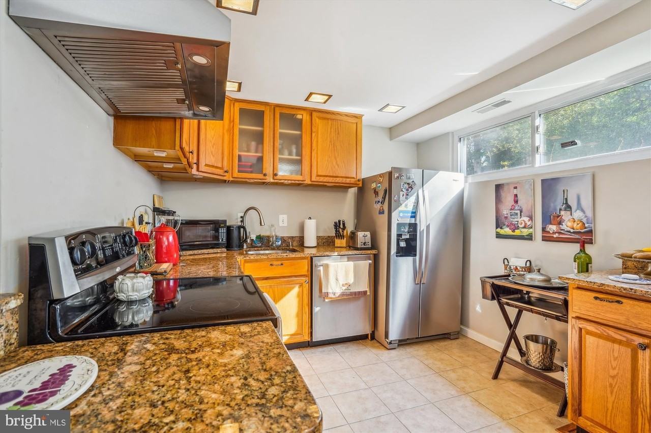 1803 Rupert St - Photo 4 of 20