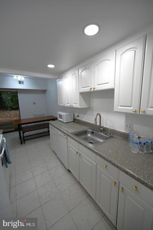 2237 Castle Rock Sq Apt 1b - Photo 7 of 30