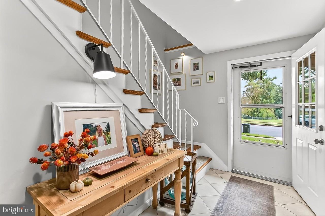 8614 Arley Dr - Photo 6 of 48