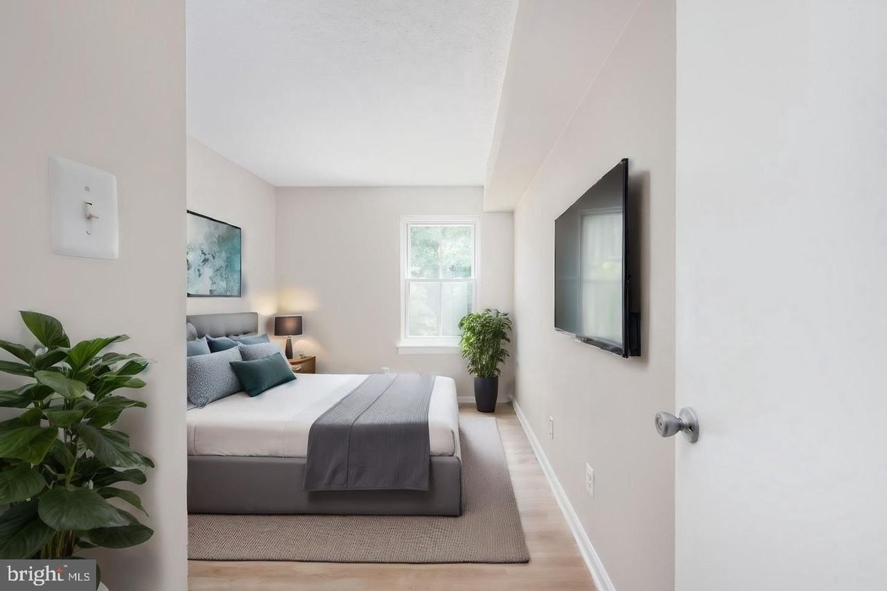 11659 Stoneview Sq Apt 11c - Photo 3 of 32