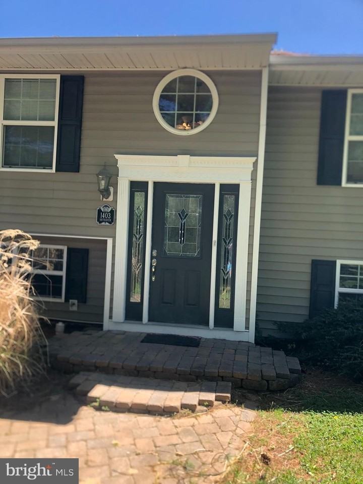 1403 Skyhaven Ct - Photo 2 of 26