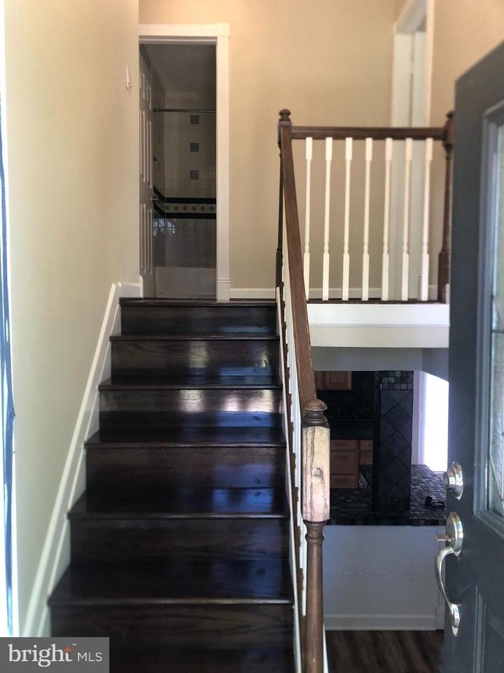 1403 Skyhaven Ct - Photo 3 of 26