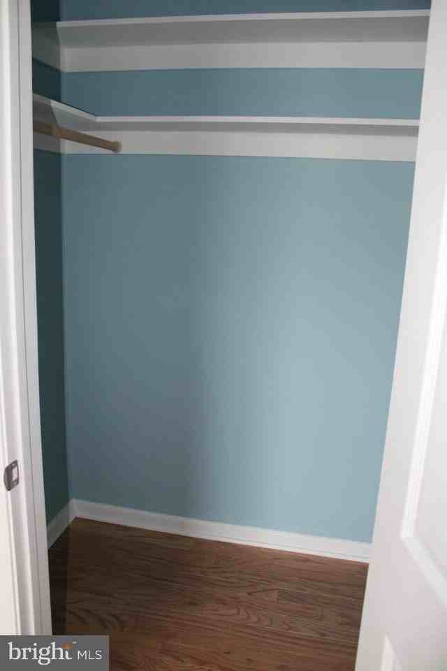 2754 Hollywood Rd Apt 101 - Photo 7 of 10