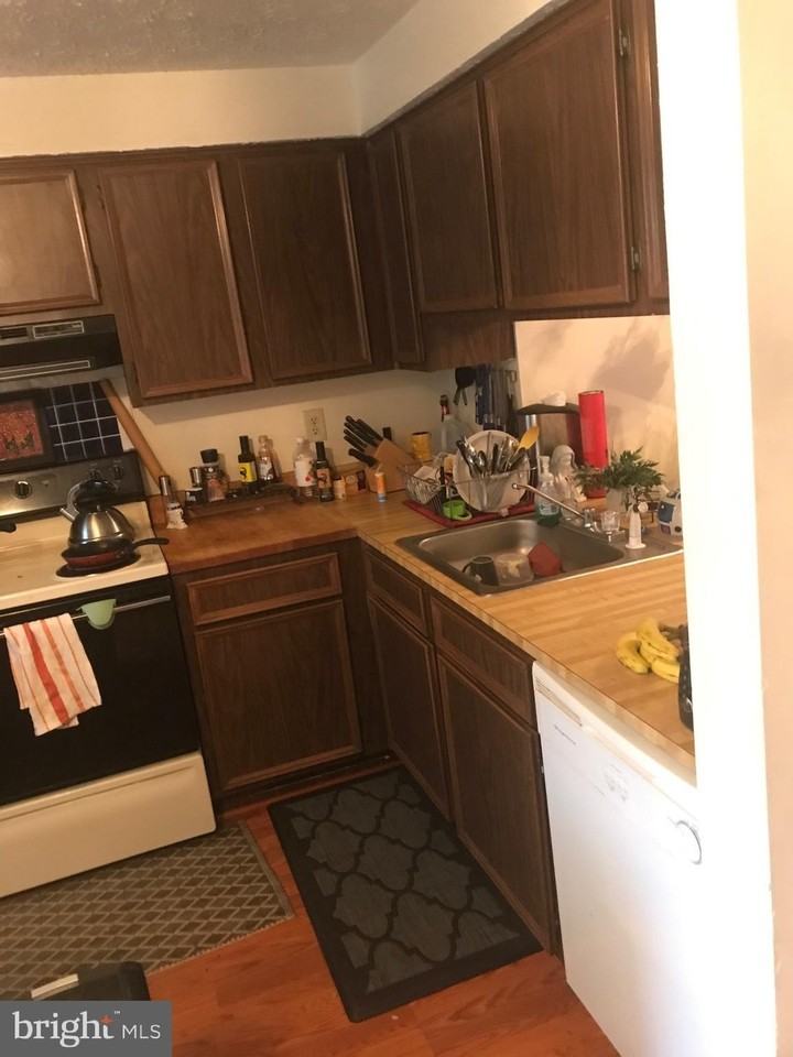 8320 Brookvale Ct - Photo 5 of 43