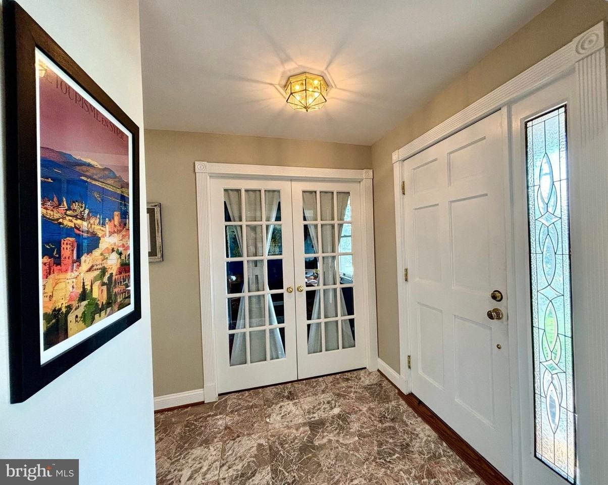 2405 Barbour Rd - Photo 4 of 50