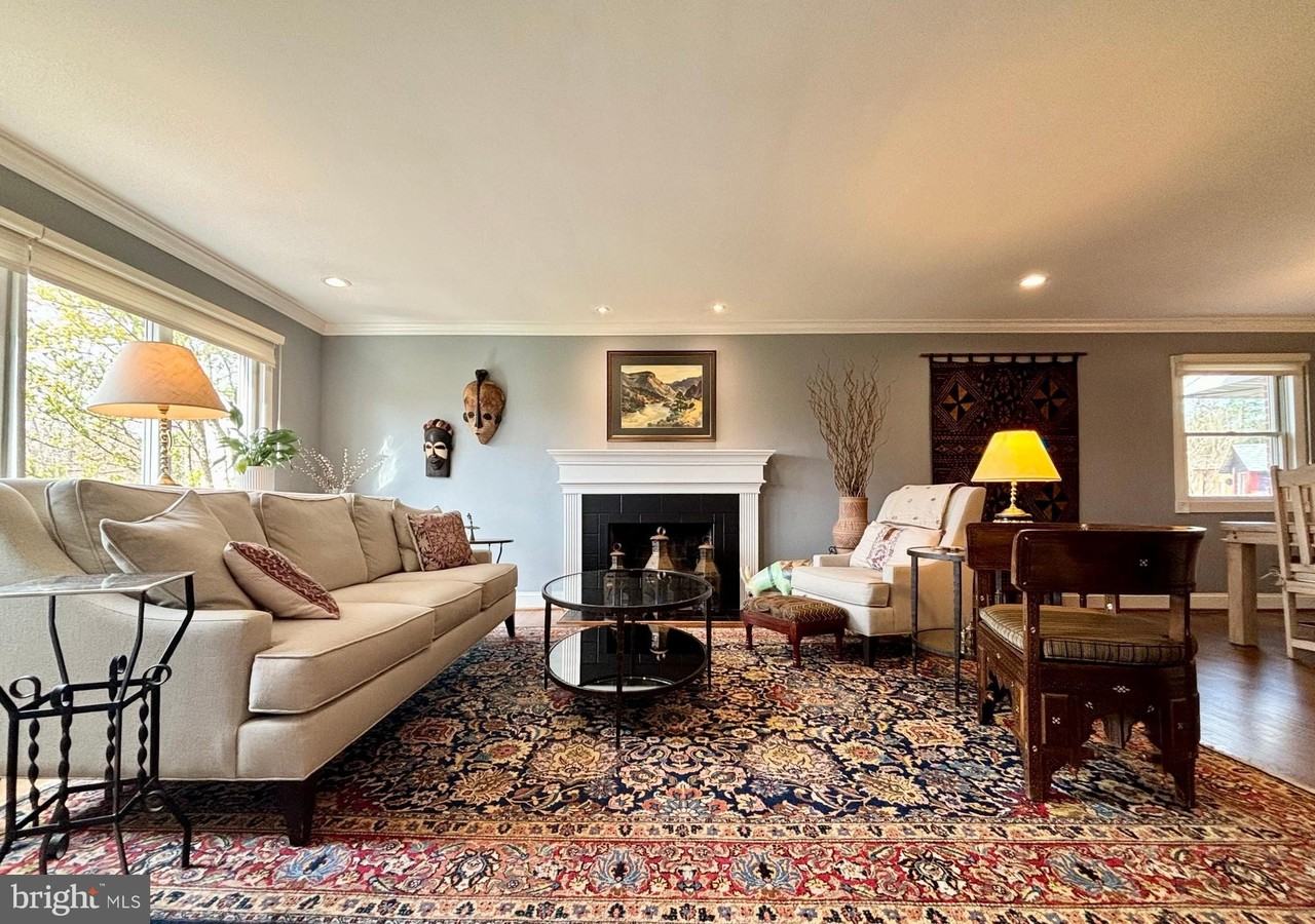 2405 Barbour Rd - Photo 7 of 50