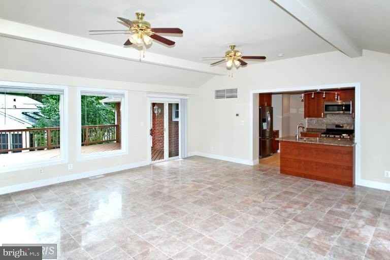 1318 Mayflower Dr - Photo 7 of 22