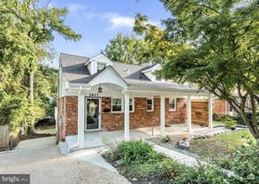 2617 E Maple St - Photo 1 of 1