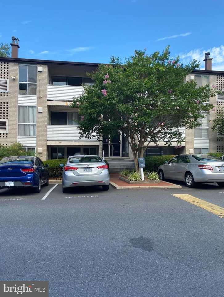 5606 Bloomfield Dr #101