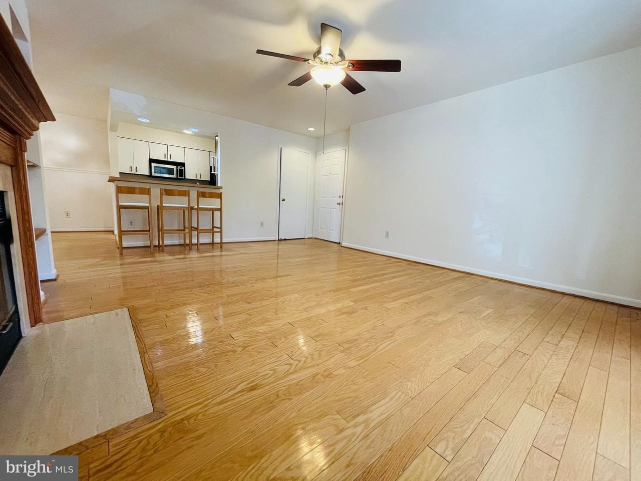 7715 Lafayette Forest Dr Unit 101 - Photo 4 of 19