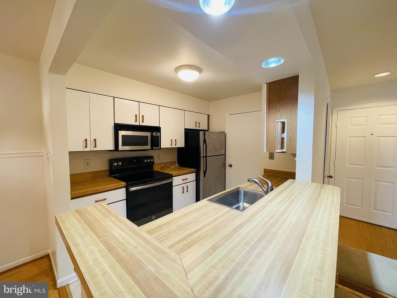 7715 Lafayette Forest Dr Unit 101 - Photo 6 of 19