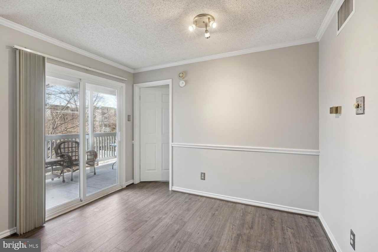 1536 Lincoln Way Apt 203 - Photo 6 of 14