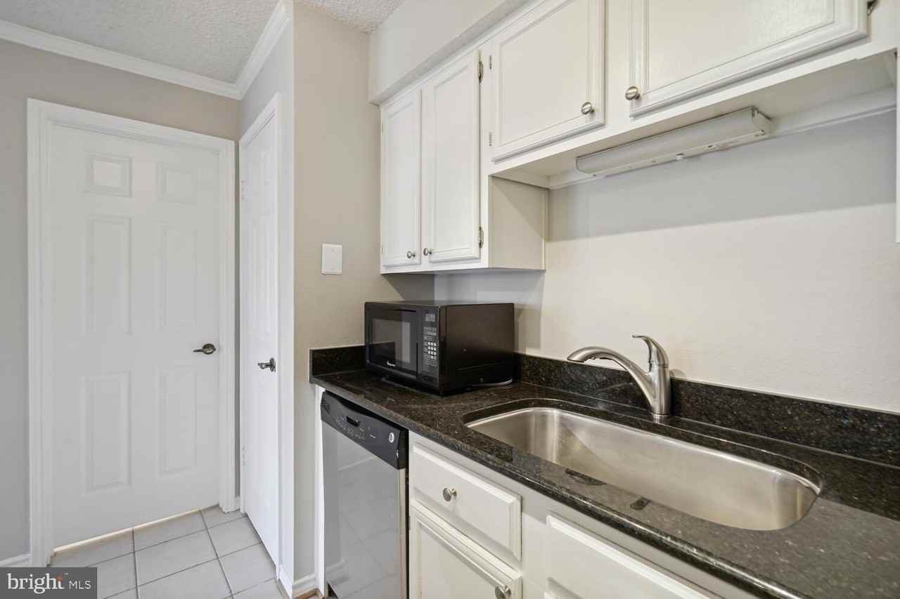 1536 Lincoln Way Apt 203 - Photo 7 of 14