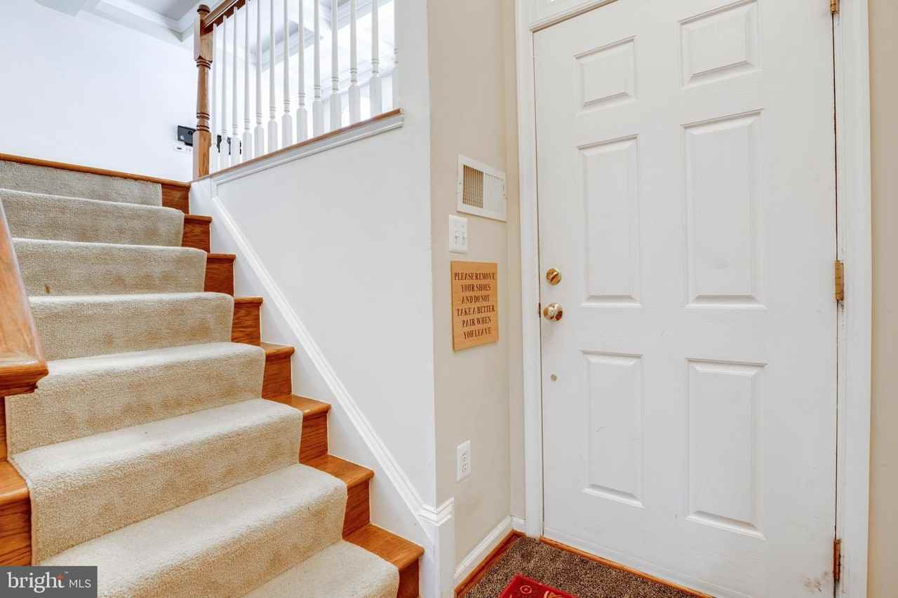 4527 English Holly Dr - Photo 3 of 45