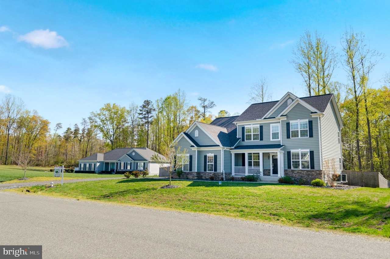 11492 Wisteria Ln - Photo 4 of 50