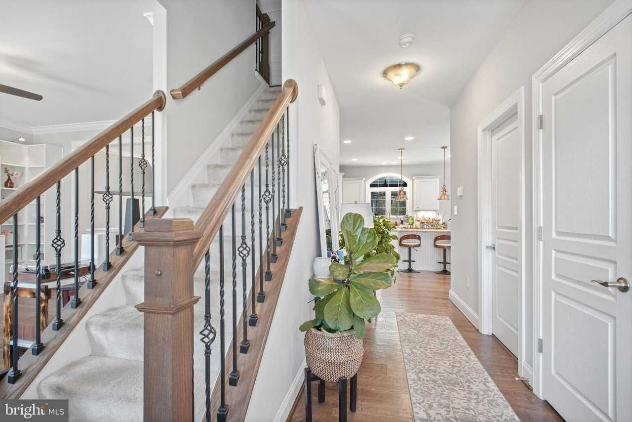 9366 Alder Dr - Photo 4 of 50