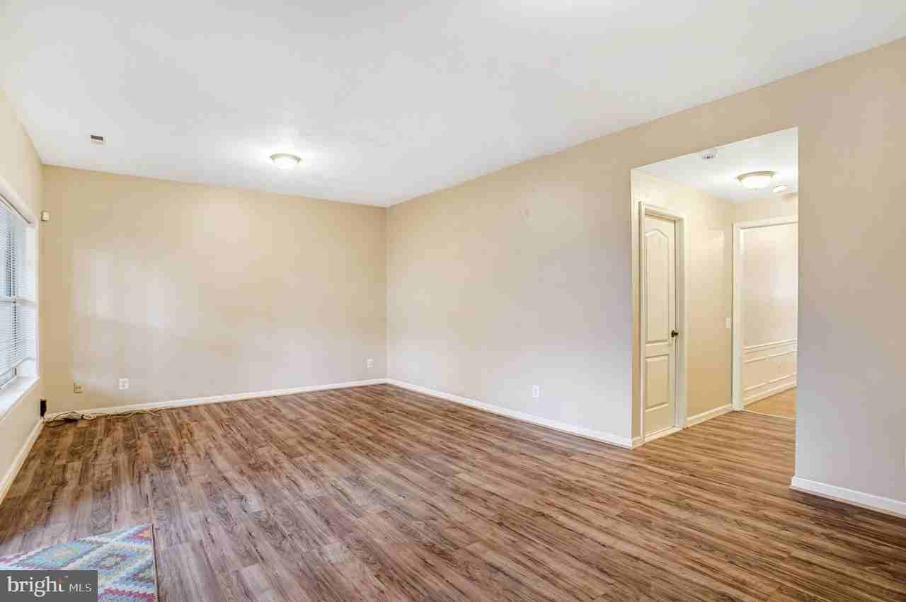 20927 Trinity Sq - Photo 7 of 47