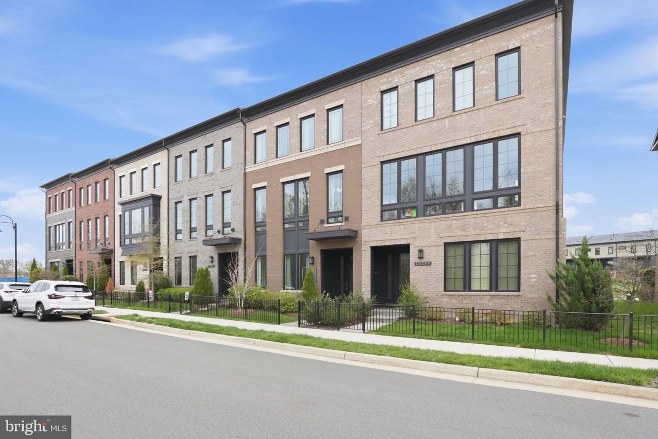 20246 Northpark Dr - Photo 2 of 28