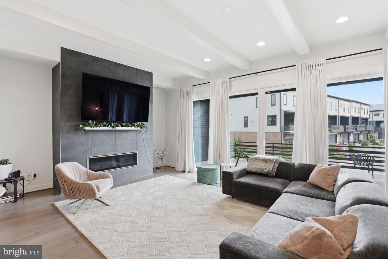 20246 Northpark Dr - Photo 3 of 28