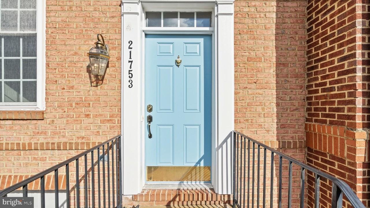 21753 Ladyslipper Sq - Photo 5 of 50