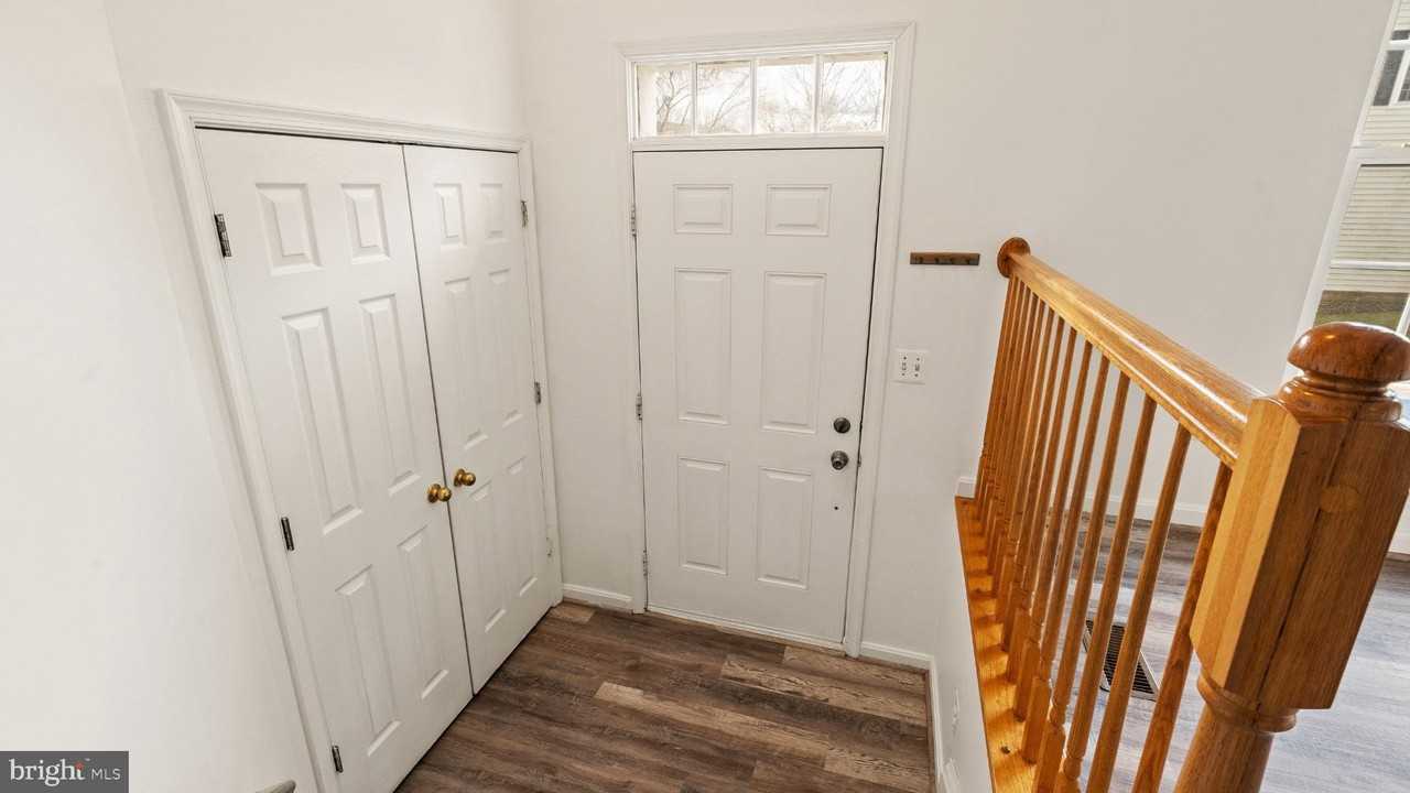 21753 Ladyslipper Sq - Photo 6 of 50