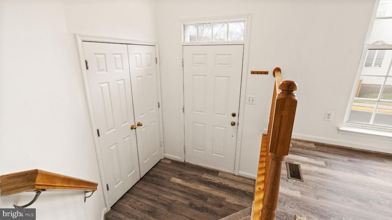 21753 Ladyslipper Sq - Photo 7 of 50