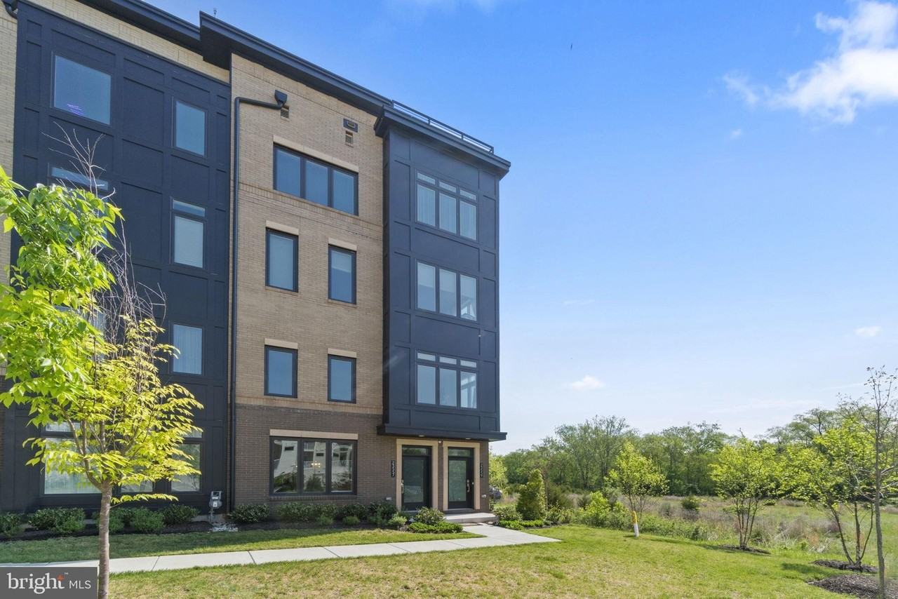 23557 Bingley Manor Ter - Photo 2 of 20