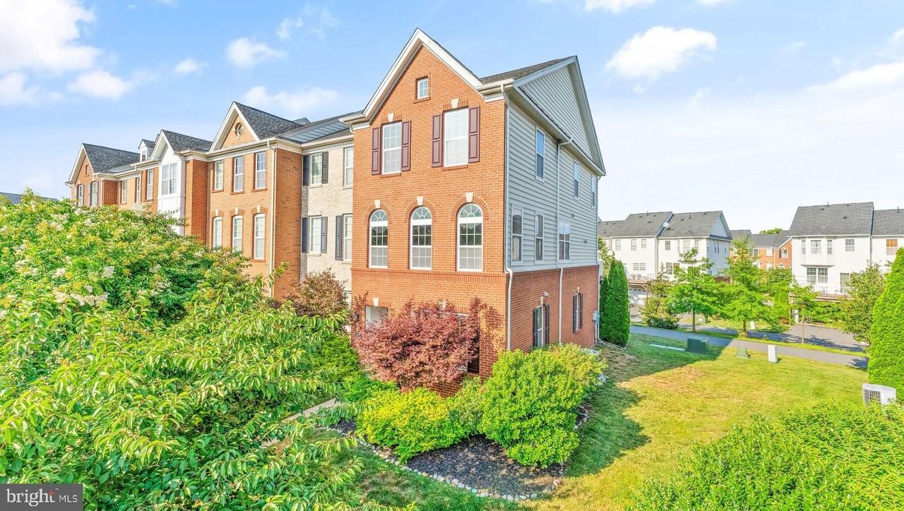 23100 Dunlop Heights Ter - Photo 2 of 49