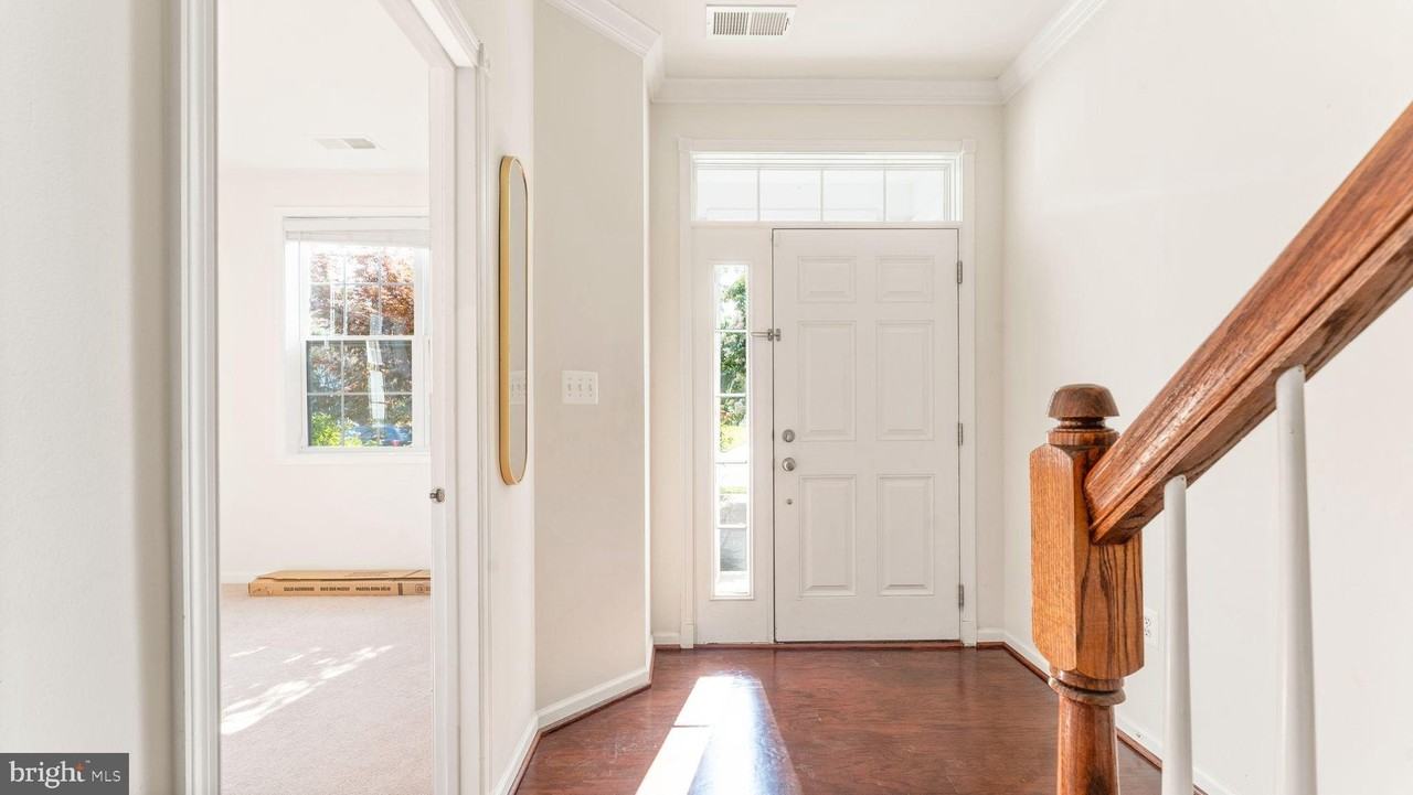 23100 Dunlop Heights Ter - Photo 4 of 49