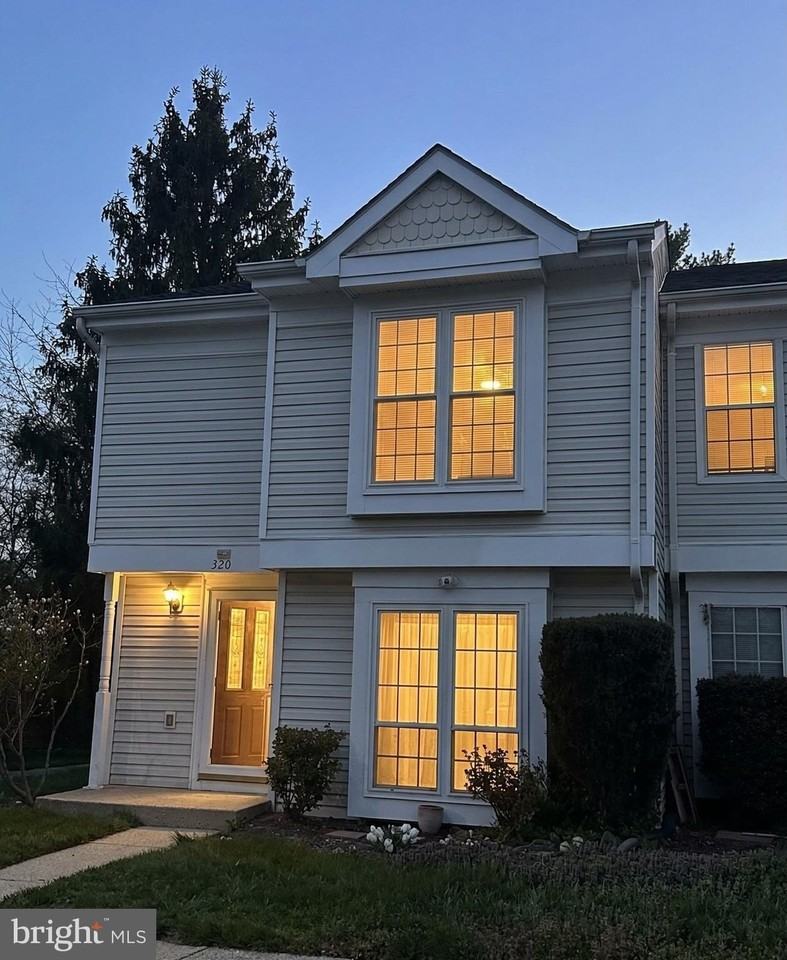 326 Lancaster Sq Unit 326 - Photo 2 of 30