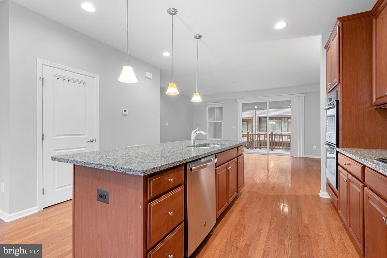 22273 Sims Ter - Photo 7 of 33