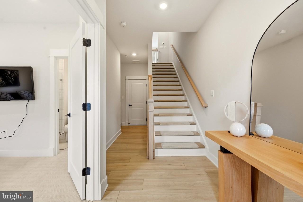 22810 Tawny Pine Sq - Photo 4 of 50