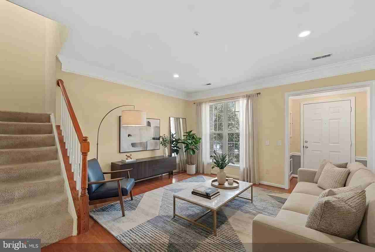 21877 Elkins Ter - Photo 4 of 30