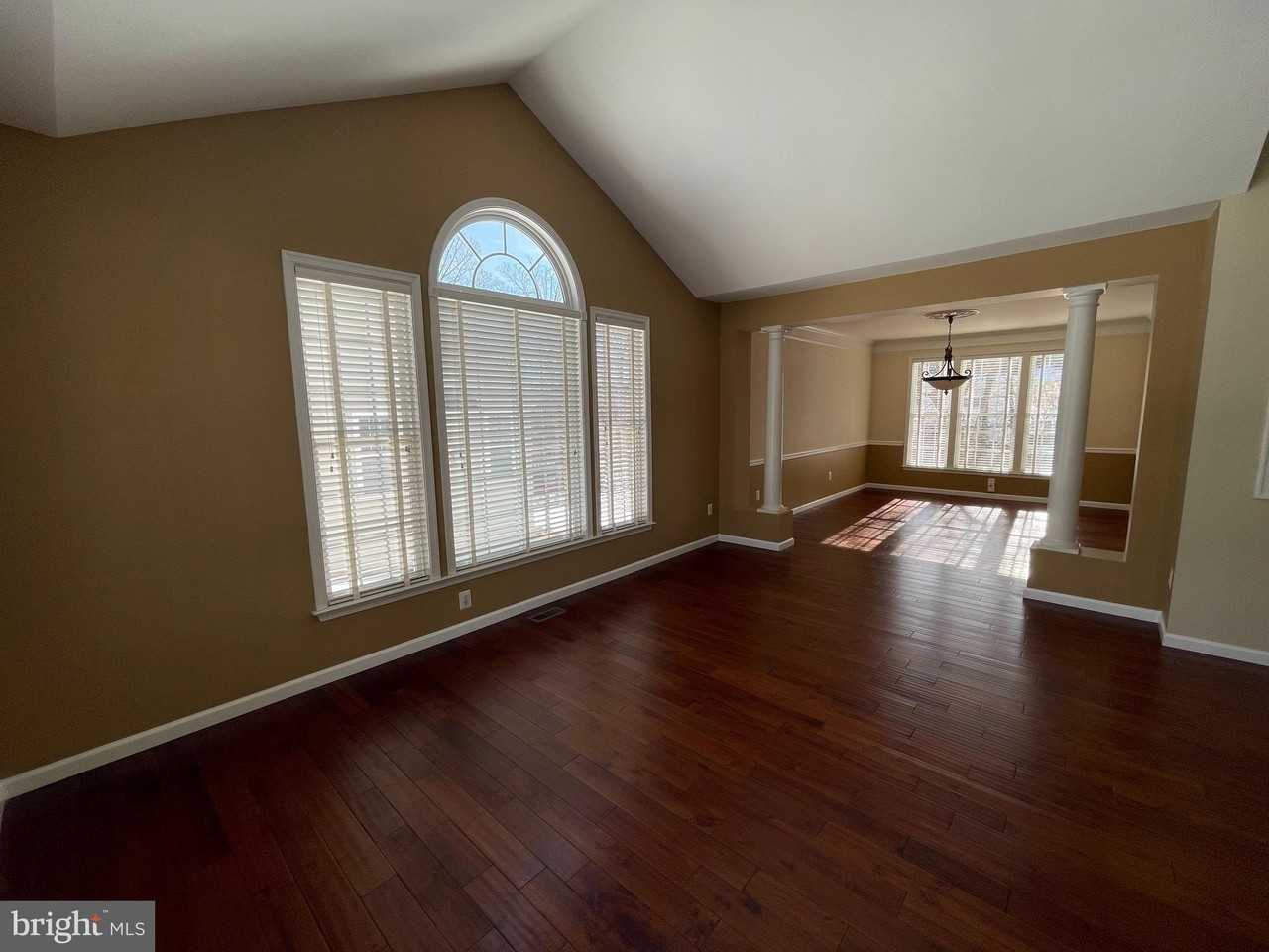 21330 Meadow Field Ct - Photo 4 of 42