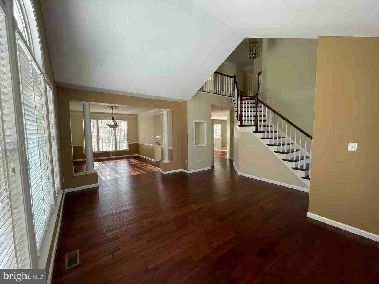 21330 Meadow Field Ct - Photo 5 of 42
