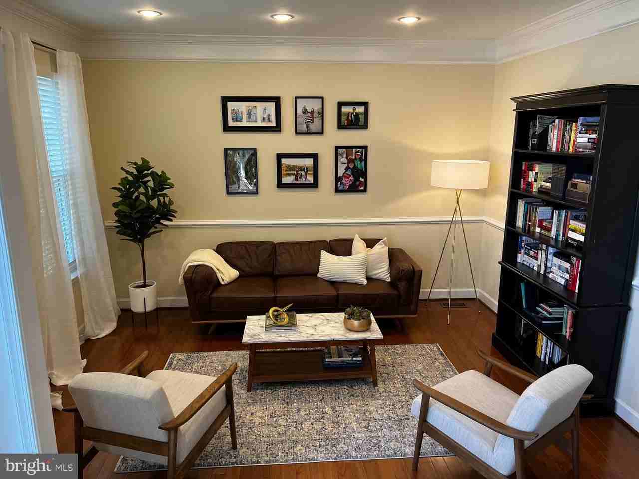 46812 Backwater Dr - Photo 2 of 28