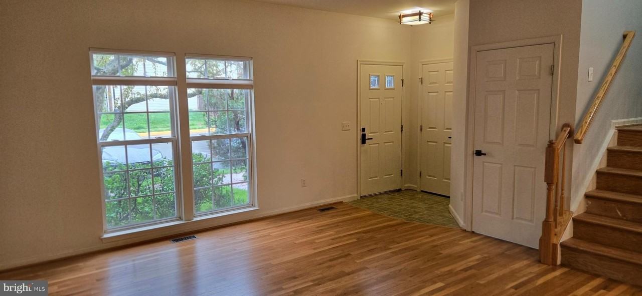 45689 Paddington Station Ter - Photo 3 of 42