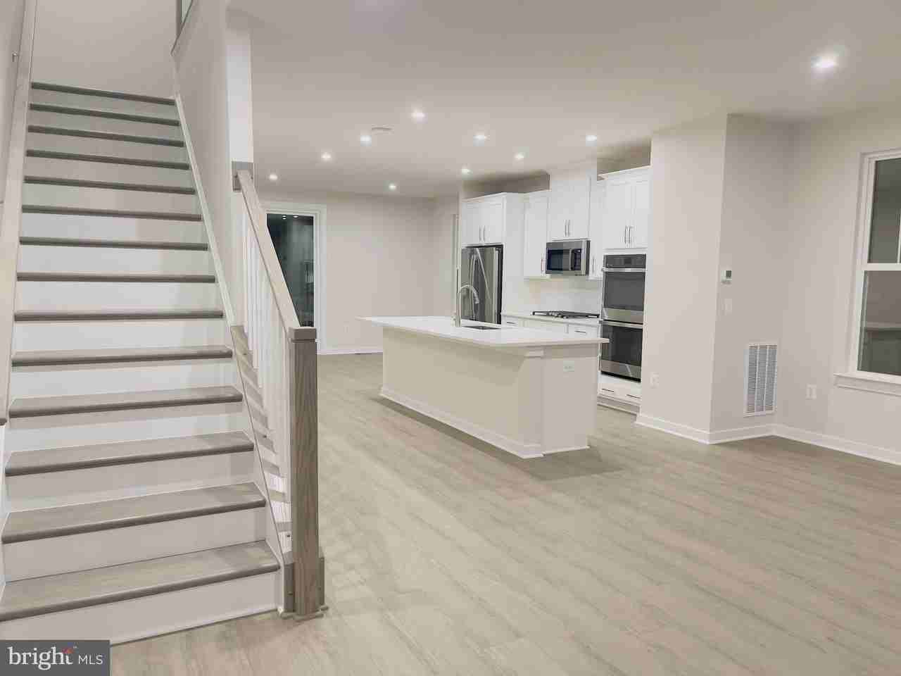 24158 Thurso Sq - Photo 5 of 15