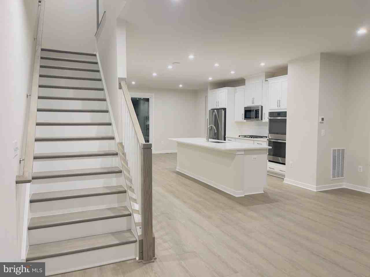 24158 Thurso Sq - Photo 6 of 15