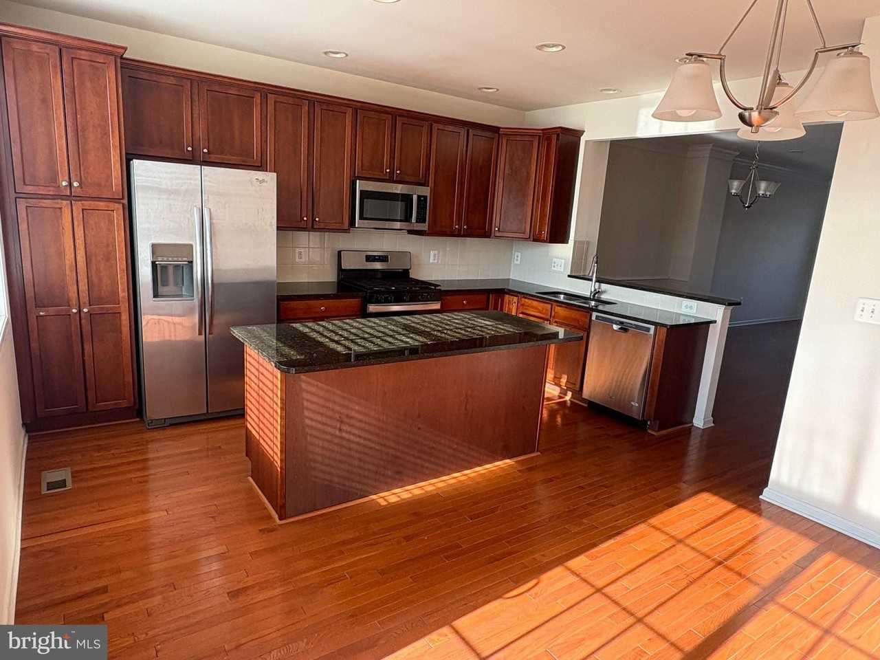 43141 Whelplehill Ter - Photo 6 of 19